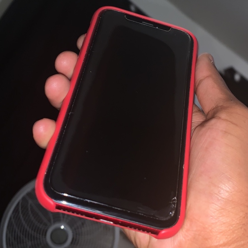 iPhone XR red